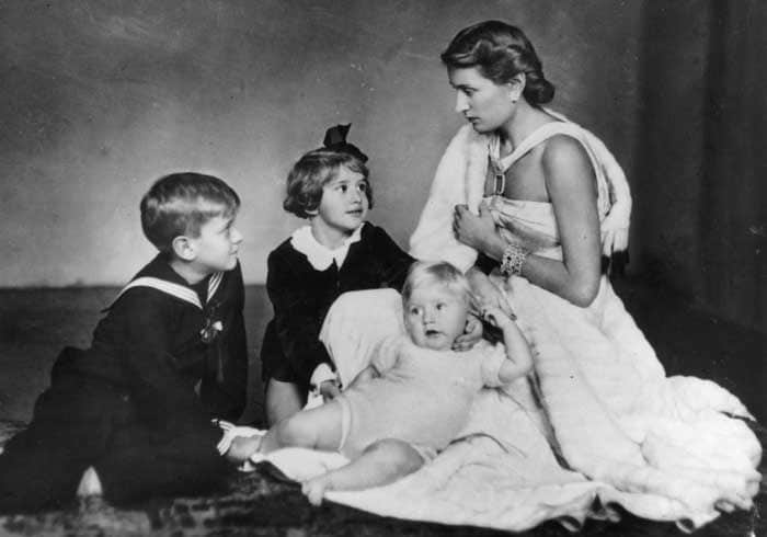 Edda Mussolini y sus hijos