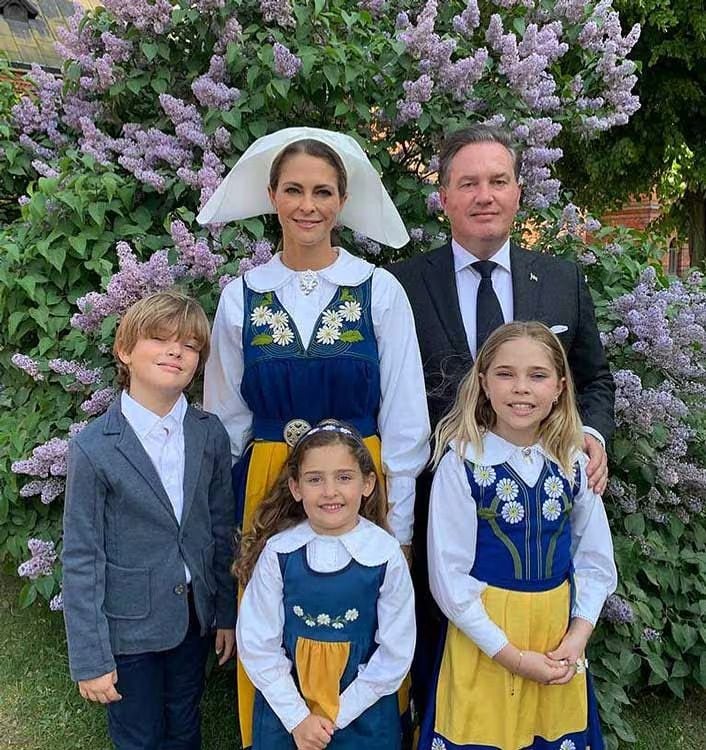 Magdalena de Suecia con su marido e hijos 