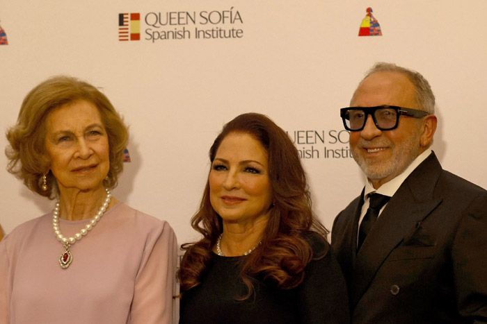 reina Sofía con Gloria y Emilio Estefan 