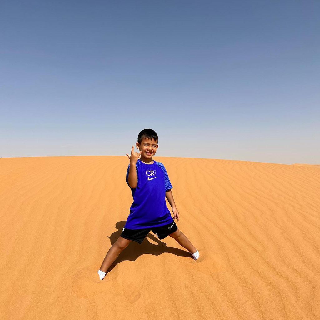 georgina rodr guez y su tropa en el desierto