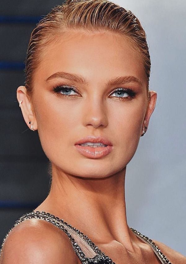 romee strijd maquillaje