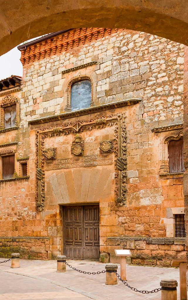 Puerta del Arco de Ayllón, Segovia 