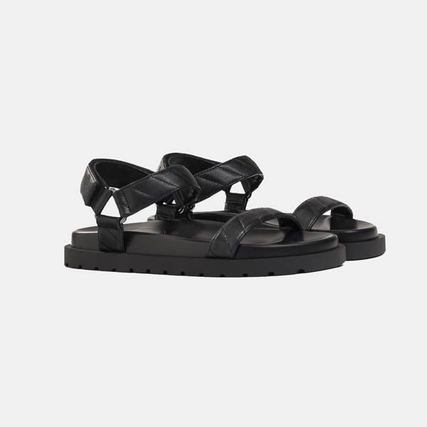 sandalias negras bershka