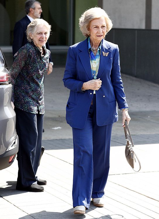 La reina Sofía visita a la infanta Pilar en su casa tras su bache de salud