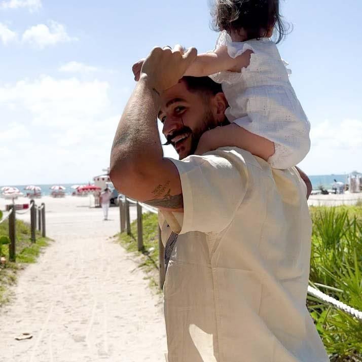 Camilo Echeverry y su hija Índigo