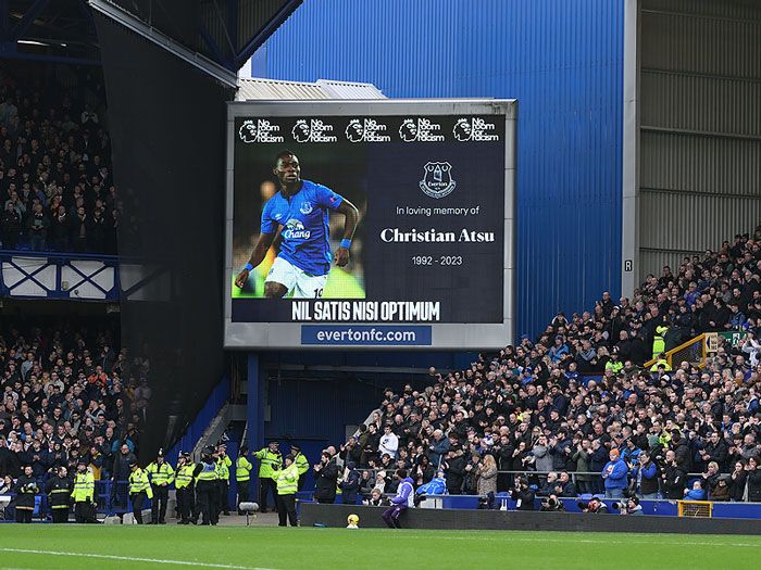 Homenaje en memoria a Christian Atsu