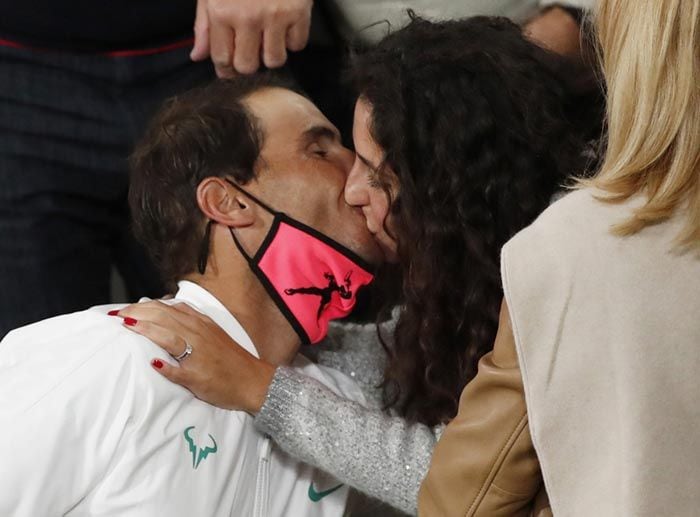 El efusivo beso a Mery Perelló con el que Rafa Nadal ha celebrado su victoria