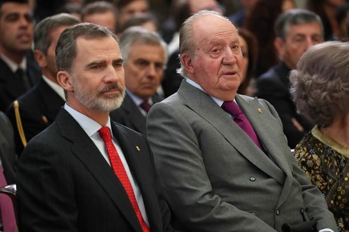 Rey Felipe, rey Juan Carlos