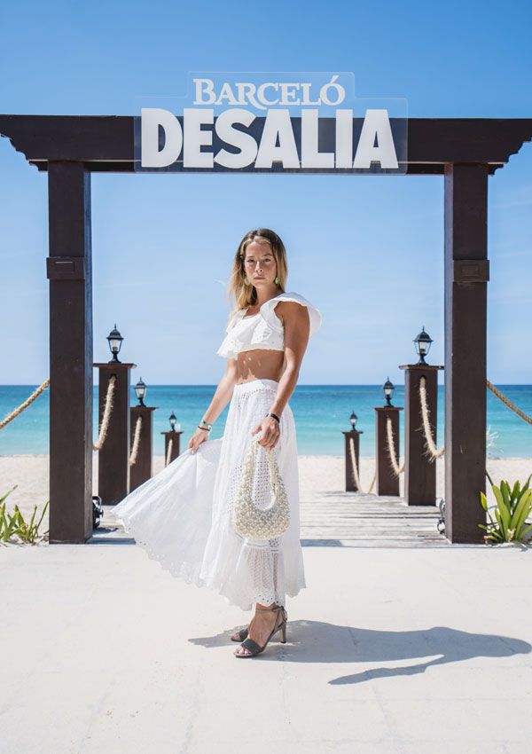 Belén Écija con total look blanco en Desalia