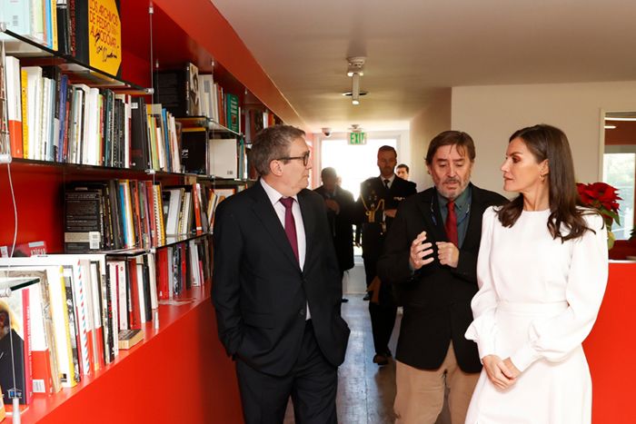 La reina Letizia inauguarando el nuevo Instituto Cervantes de Los Ángeles