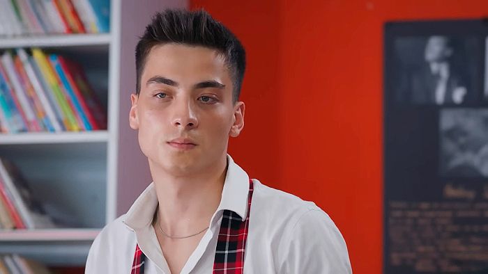 'Hermanos': Sarp le revela a Ömer el gran secreto de Süsen