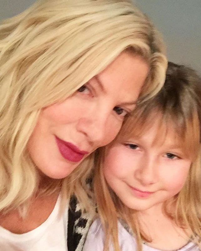 Tori Spelling y Stella McDermott