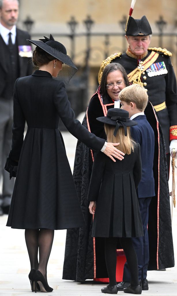 la princesa de gales con george y charlotte