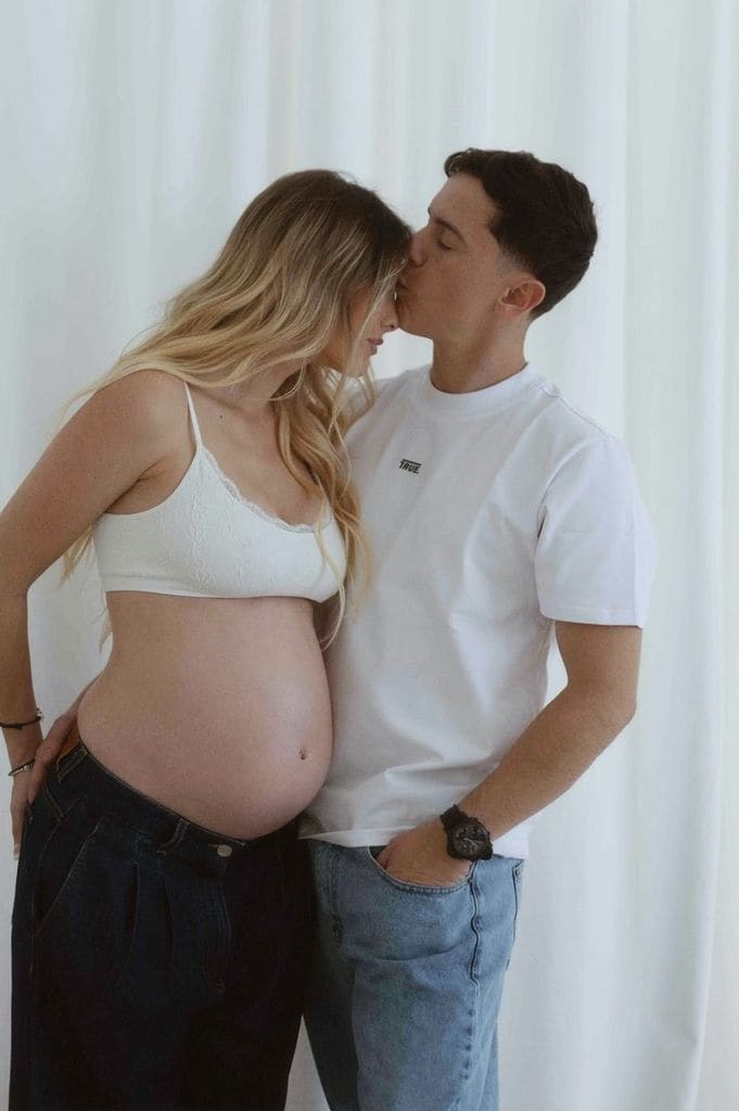 Lele Pons and Guaynaa announced that they are waiting for their first baby