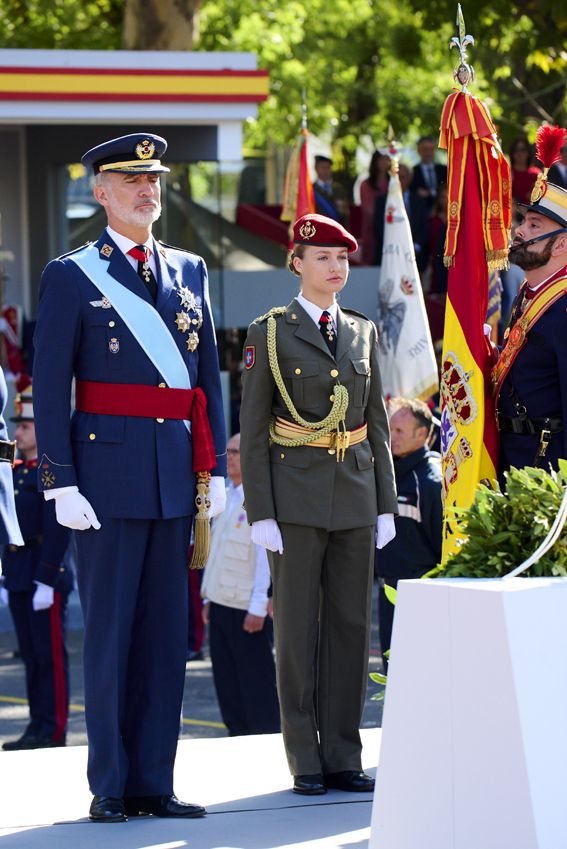 El Rey y la princesa Leonor en el desfile militar