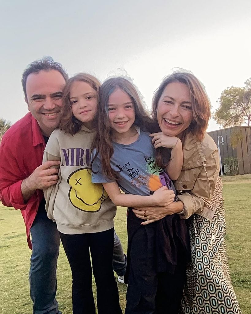 Ayça está casada desde 2001con el productor Ali Altuğ con quien tiene dos hijas, las gemelas Aylin y Leyla