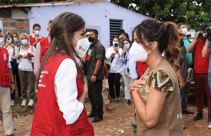 La reina Letizia refuerza su compromiso con las mujeres en una de las zonas más desfavorecidas de Paraguay