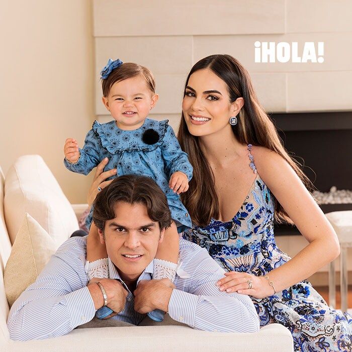 Ximena Navarrete y su familia