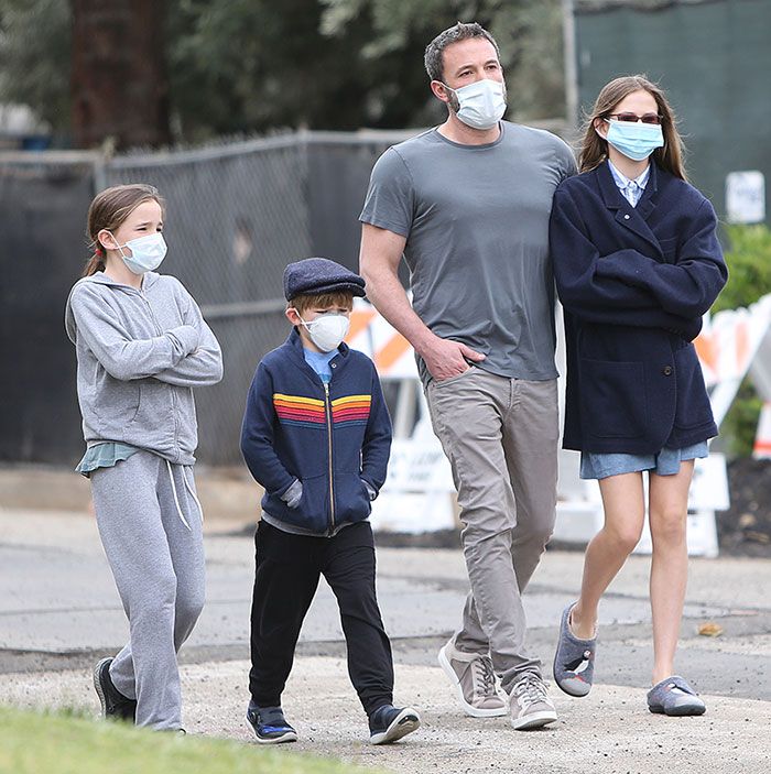 Ben Affleck con sus tres hijos