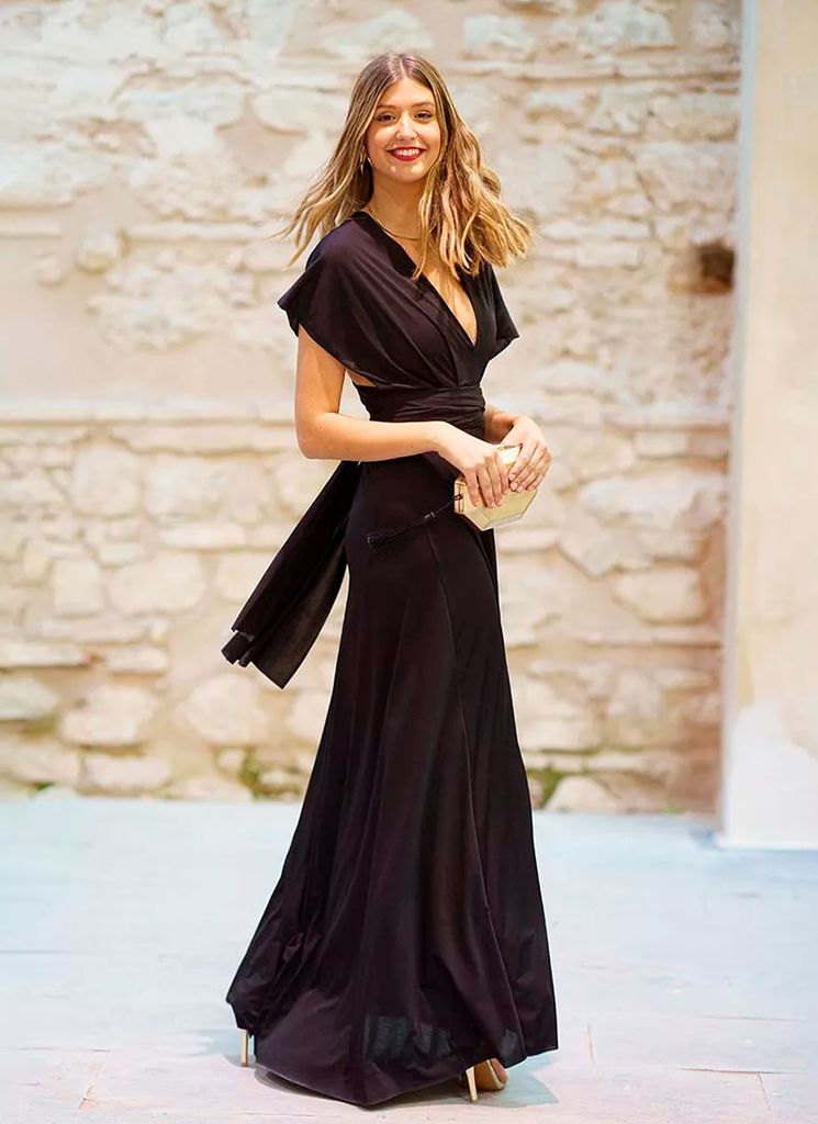vestido negro lazo