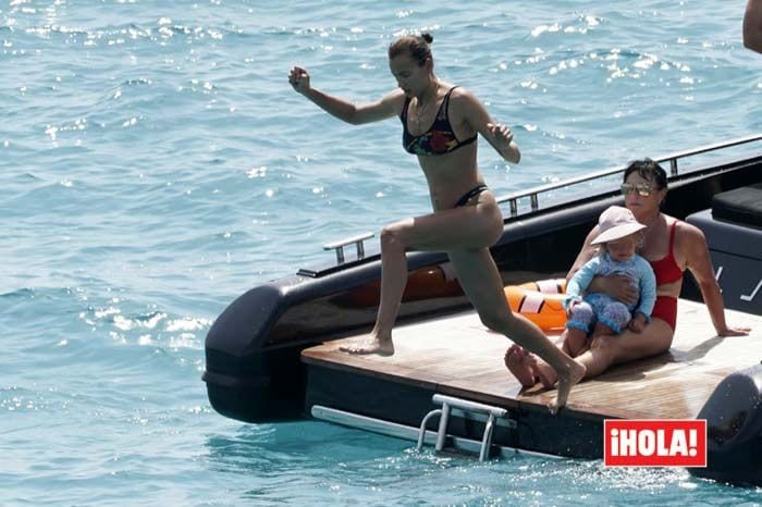 EXCLUSIVA: Lea, la hija de Irina Shayk y Bradley Cooper, la grumete más simpática de Ibiza