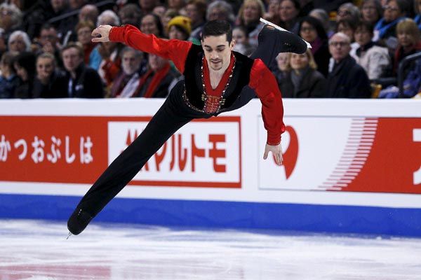 El patinador encadenó un salto perfecto tras otro
