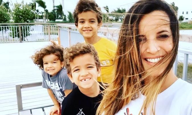 Inger con sus hijos