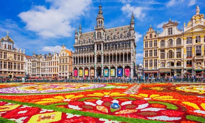 alfombras florales en la grand place de bruselas