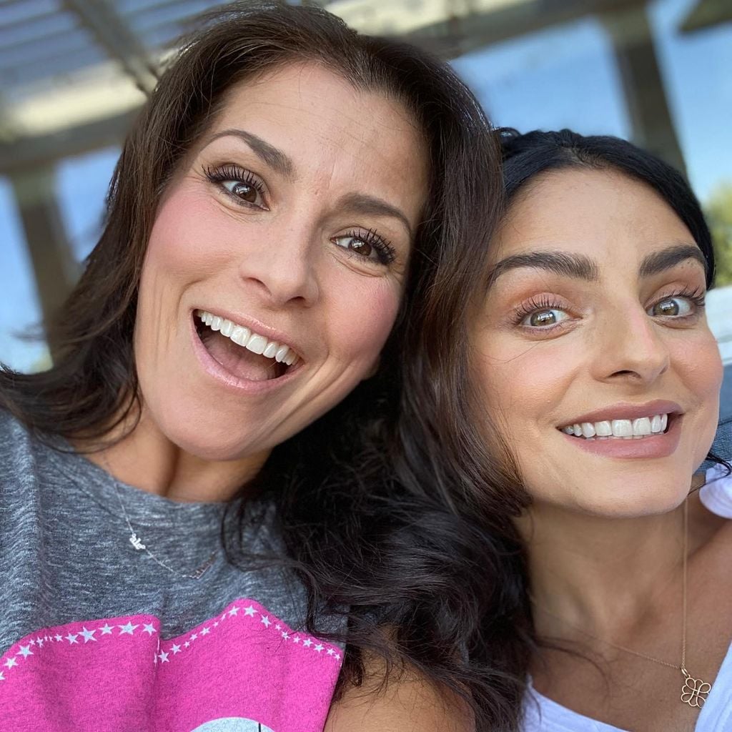 Aislinn Derbez y Alessandra Rosaldo