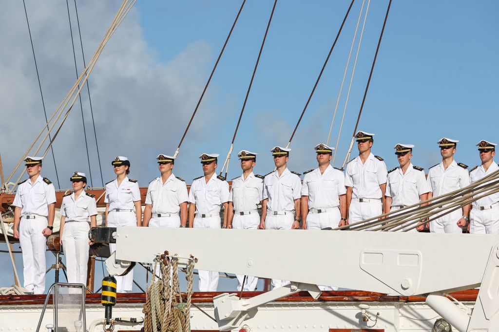 La Princesa Leonor deja Las Palmas en el buque Juan Sebastian Elcano