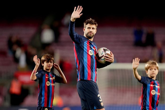 Piqué, con sus hijos