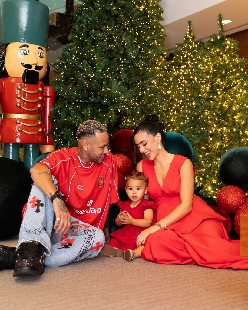 Neymar y Bruna Biancardi celebraron juntos la segunda Navidad con su hija Mavie.