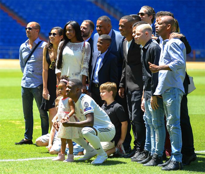 Vinícius Jr con su familia