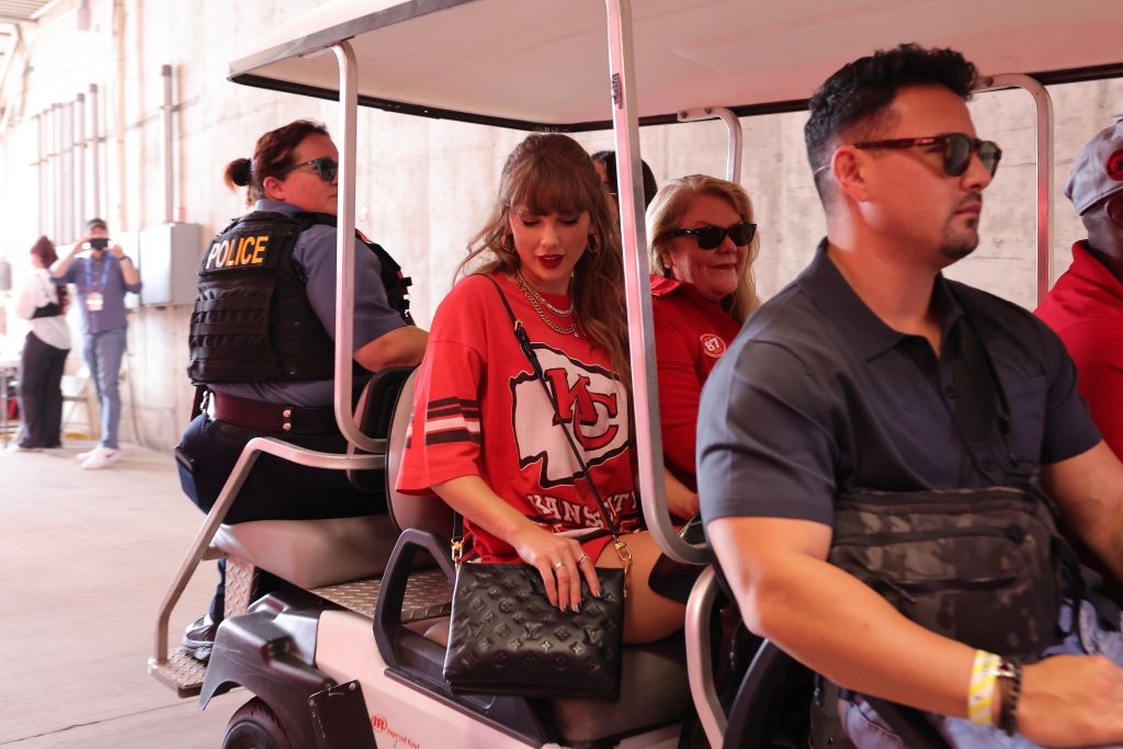 Taylor Swift apoya a su pareja Travis Kelce