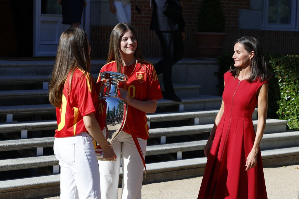 Reina Letizia Princesa Leonor Infanta Sofía selección fútbol España