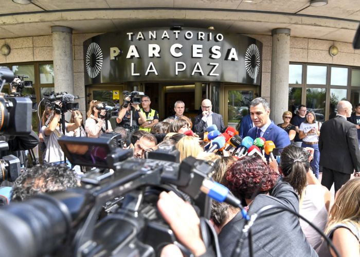 Pedro Sánchez en el tanatorio La Paz