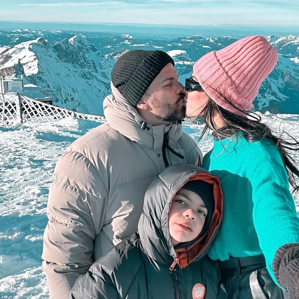 alejandra espinoza y su familia en suiza