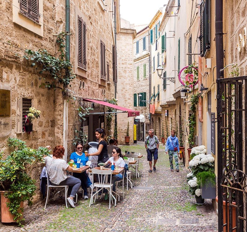 Paseando por la ciudad de Alghero en Cerdeña