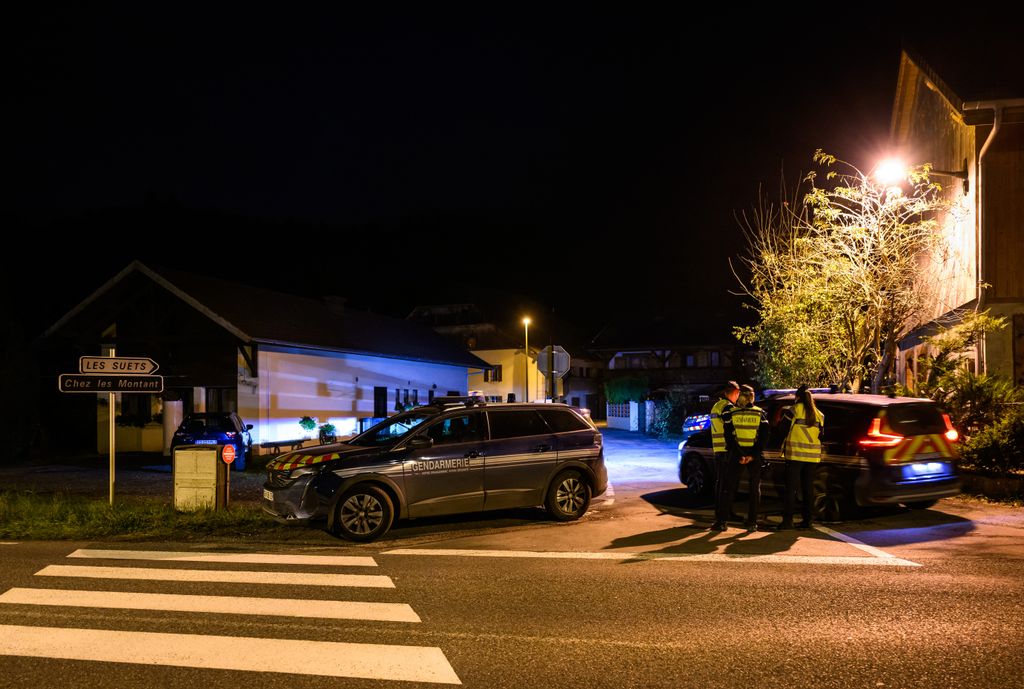 Encuentran muertos a tres niños en su casa en Francia y su madre que ha huido a las montañas es la principal sospechosa 