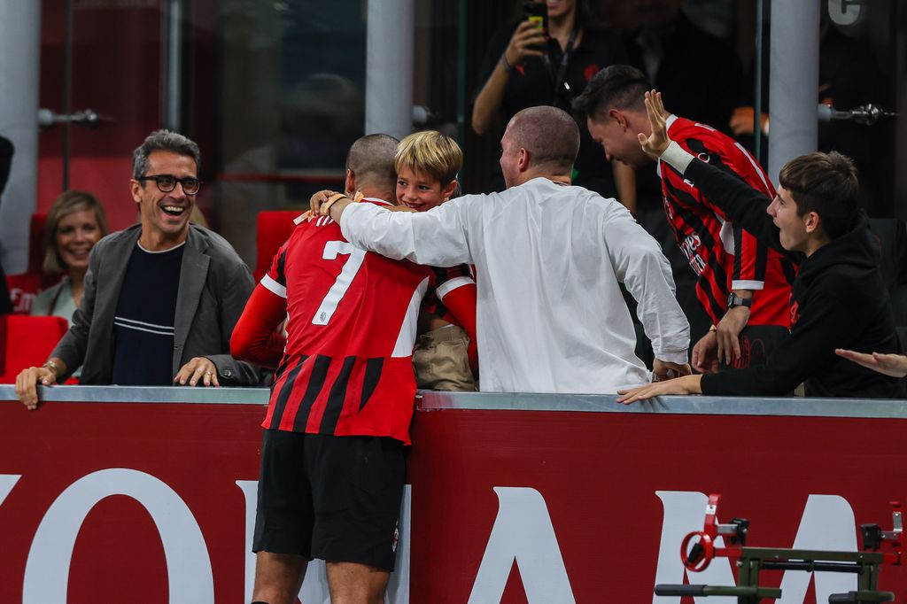 Álvaro Morata’s effusive hug with his children after Alice Campello’s recent move to Milan