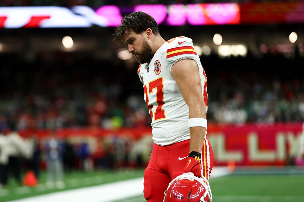 Travis Kelce reacciona a la derrota de los Chiefs en el Super Bowl LIX