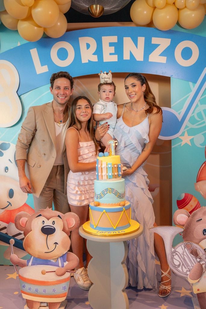 Gabriel Coronel, Salomé Rodríguez, Lorenzo Coronel y Daniela Ospina 