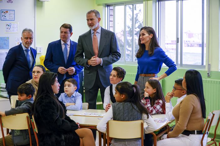 Los Reyes viajan hasta León para conocer el mejor colegio de España