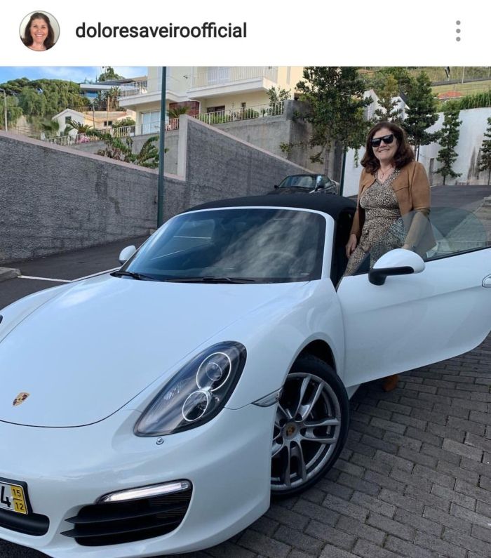 Mamá de Cristiano Ronaldo en su Porsche