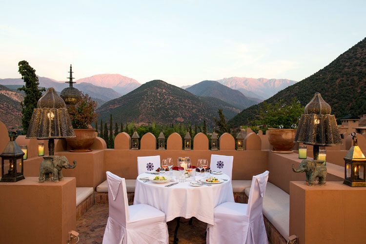 kasnah-tamadot-dinner-on-roof-terrace