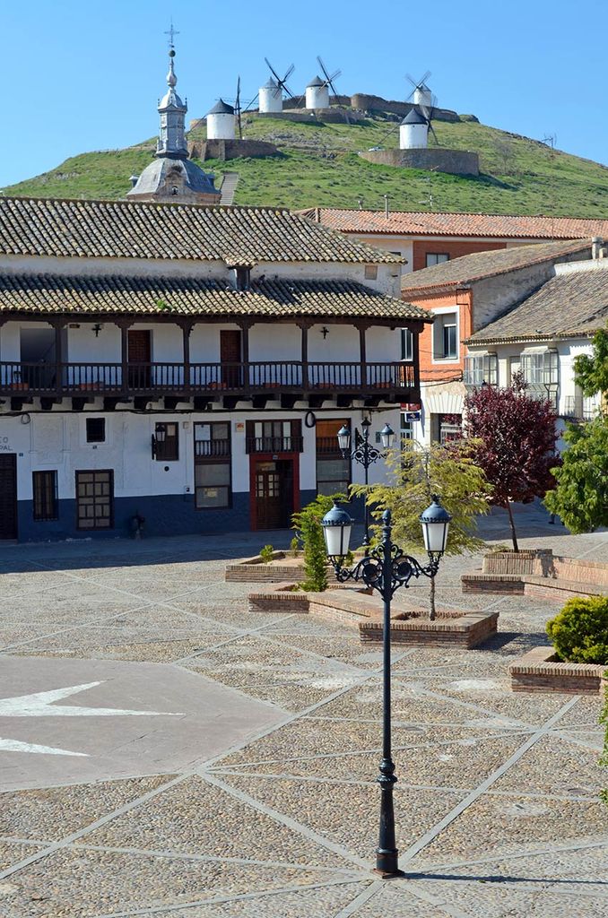 consuegra-toledo-plaza-molinos