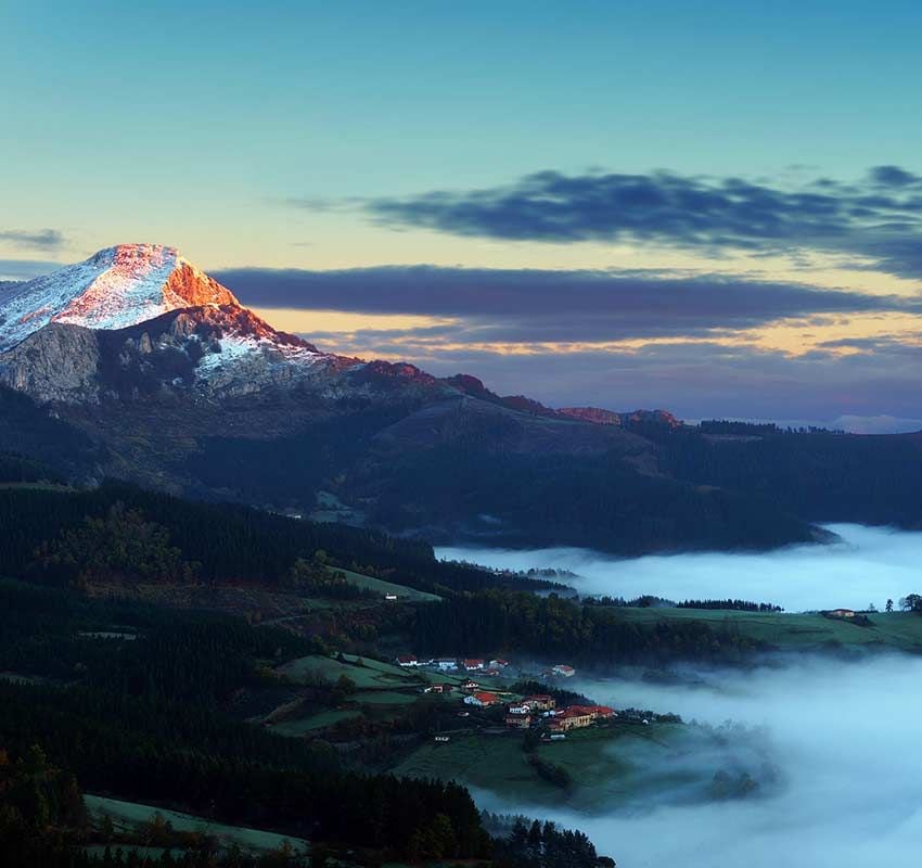 Planes en el valle de Aramaio, la Suiza Alavesa, País Vasco