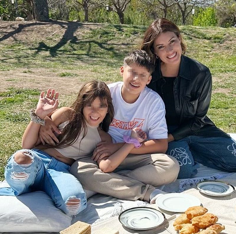 Magali Aravena con sus hijos