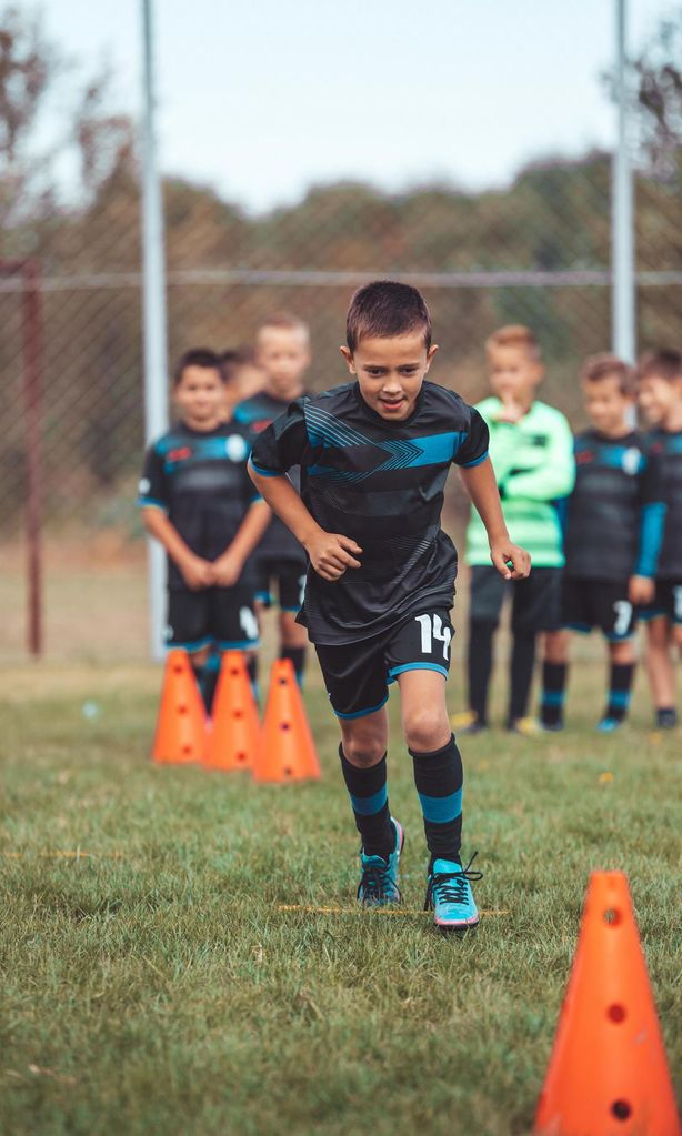 ni o entrenando futbol