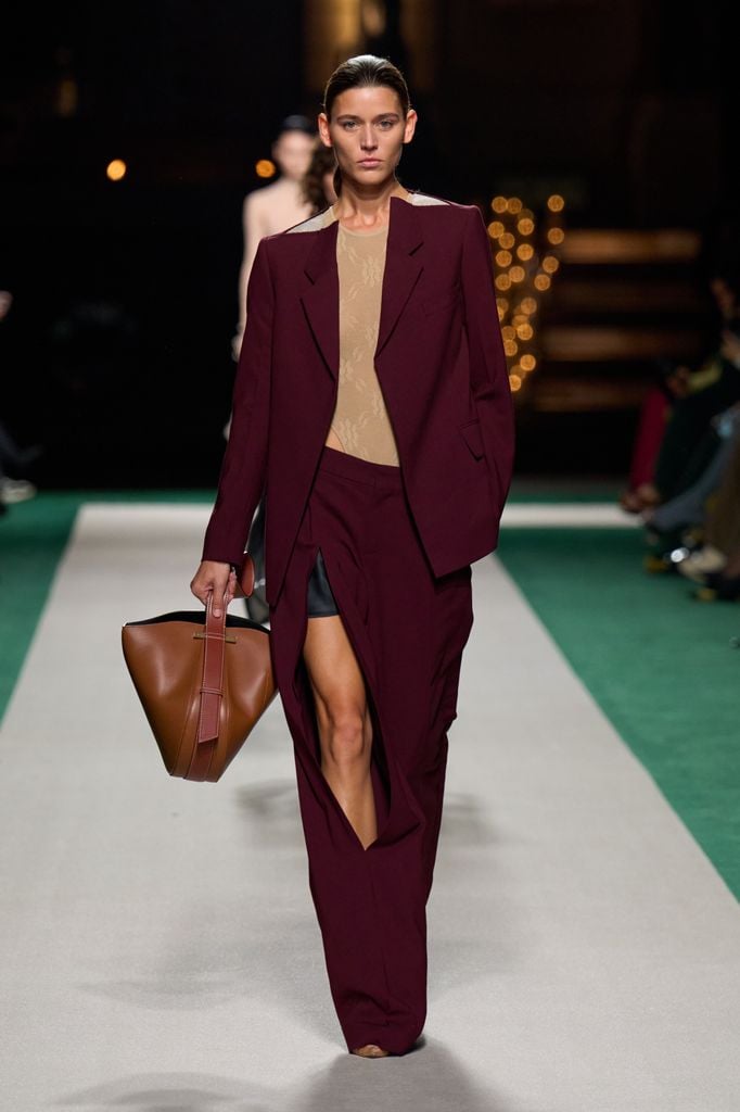 Paris Fashion Week: Victoria Beckham Primavera/Verano 2025